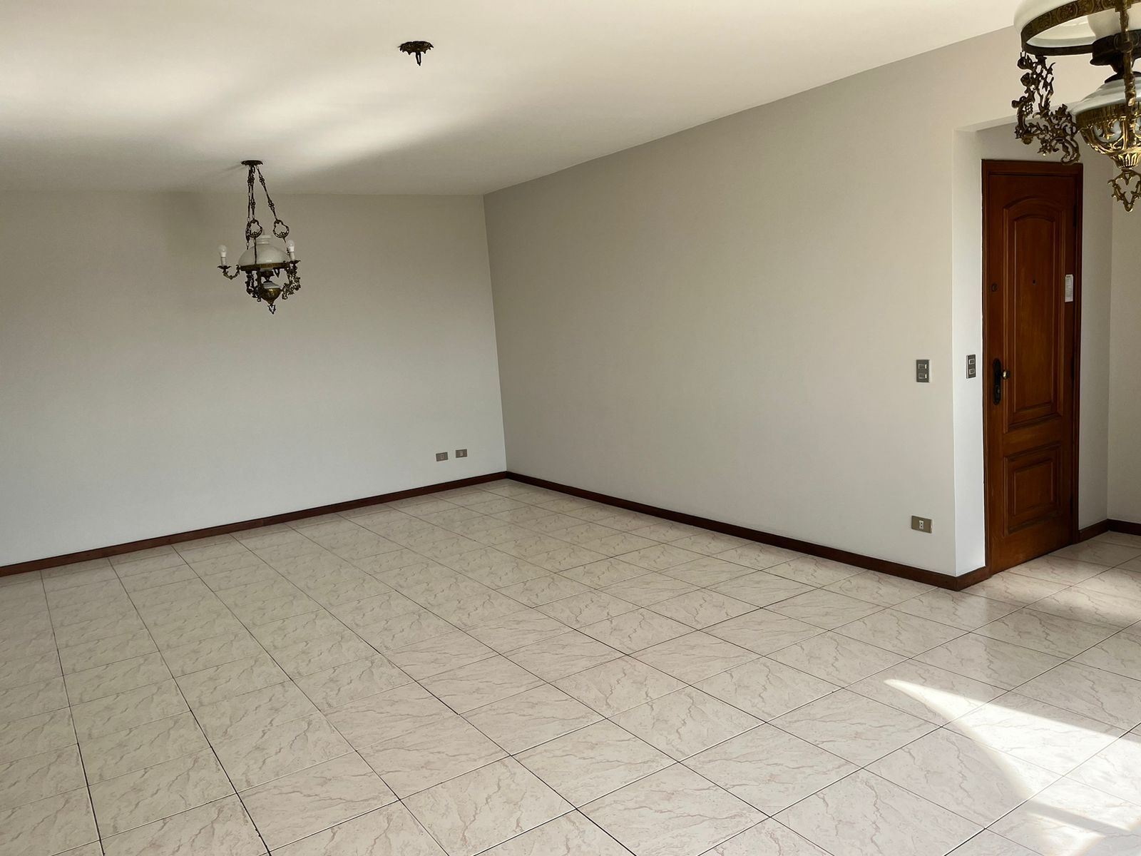 Apartamento 200m² -Edifício Acapulco – Centro